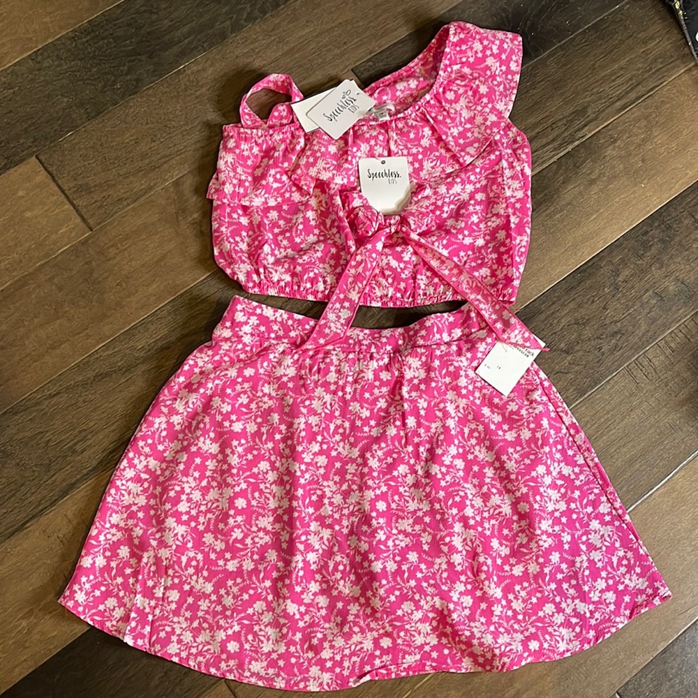 Speechless 2set with a scrunching, size 14